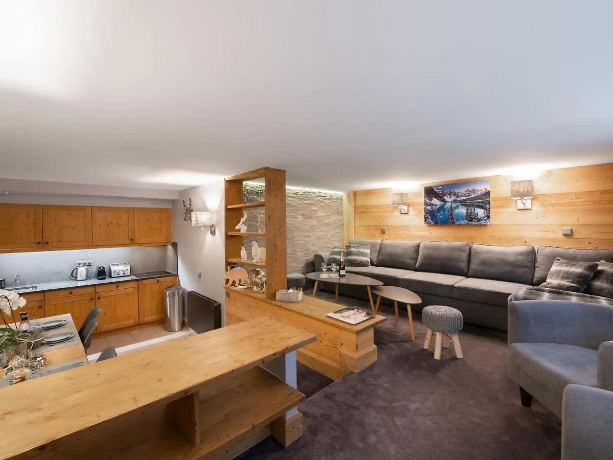 Superbe Appartement 80M² Pour 6 A Courchevel 1850 - 3 Chambres, Parking, Casier A Skis - Fr-1-564-42 0*,